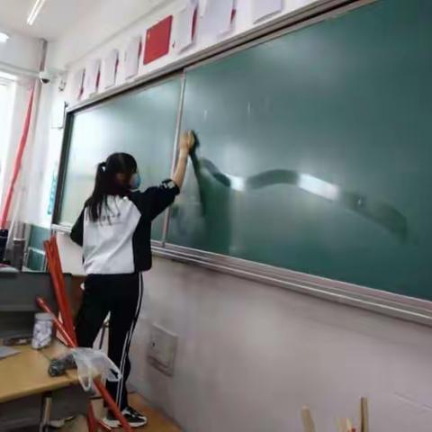 劳动挥洒汗水  青春展翅飞翔——记乌兰浩特第一中学劳动宣传月系列活动