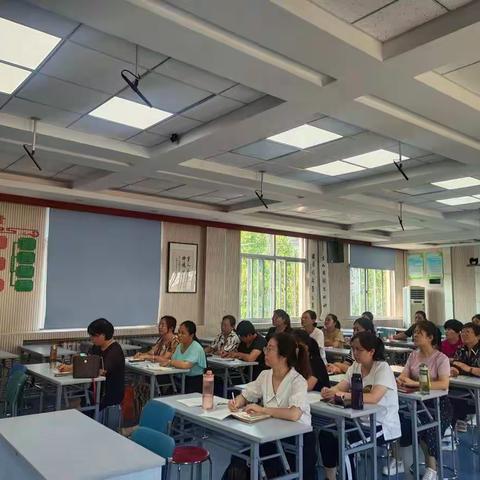 聚焦新课标  引领促成长——德州市光明街小学数学组学习2022年数学新课标培训活动