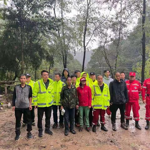 大雨中的逆行者——10月4日紫阁峪救援