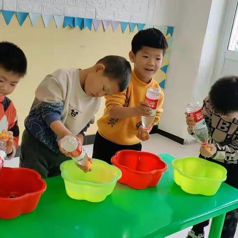 🏠幼儿园就像宝贝们👶的乐园一样，每一个宝贝都在幸福中学习，快乐中长大😘😘