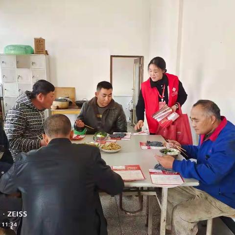 唐洋支行进企业开展存款营销活动