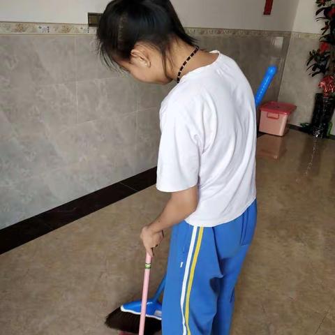 东山小学防疫期间学生劳动简报