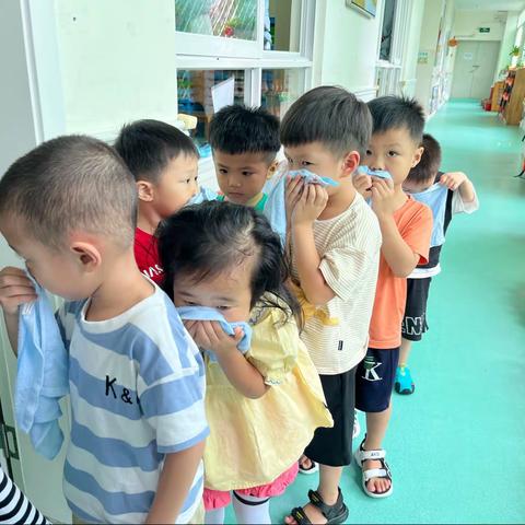 “消防演练，牢记心间”——海口市滨廉未来星幼儿园消防安全演练主题活动