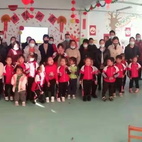 热烈祝贺北京小龙人黄堰幼儿园大一班“庆元旦，迎新年”联欢晚会圆满成功👏👏👏