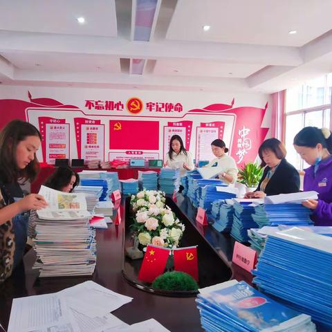 “双减”进行时，落实常规促提升一一记吉首市谷韵民族小学课案、作业检查活动