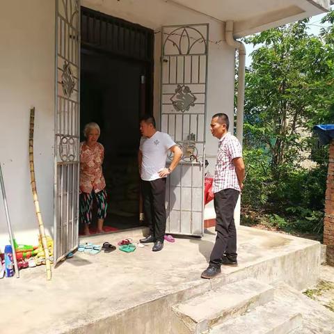 市执法局全覆盖走访贫困户 做好大比武迎检工作