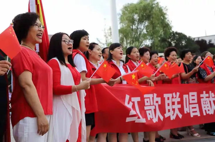 19.07.01新大昌党支部红歌联唱献给党广场文艺活动