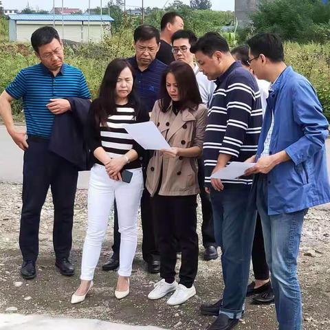 曲江新区管委会副主任葛淑英现场检查田峪河4号坝防汛应急工作