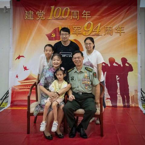 “忆峥嵘岁月，续红色基因”——阳光军休所全家福拍摄纪实