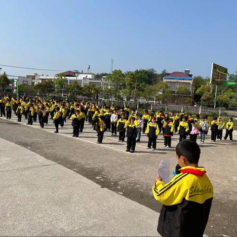 红色伴我成长 红歌唱响校园 ——上衫乡中小学