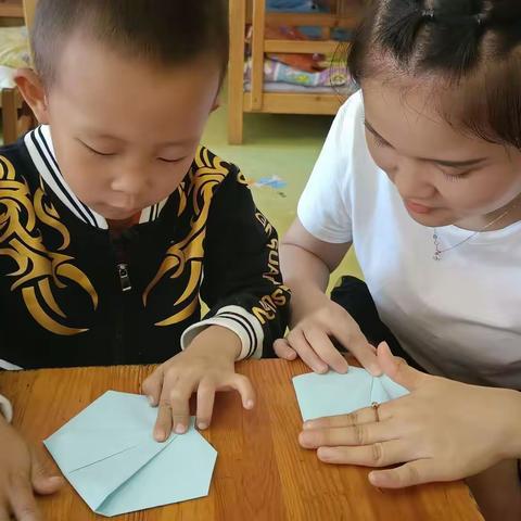 浓情中秋  送祝福——岑巩县客楼镇幼儿园中班中秋节系列活动