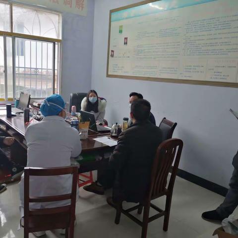 湖北恩施崔坝鸦鹊水村有这样一群人在走村串户，挨家挨户排查，请配合！