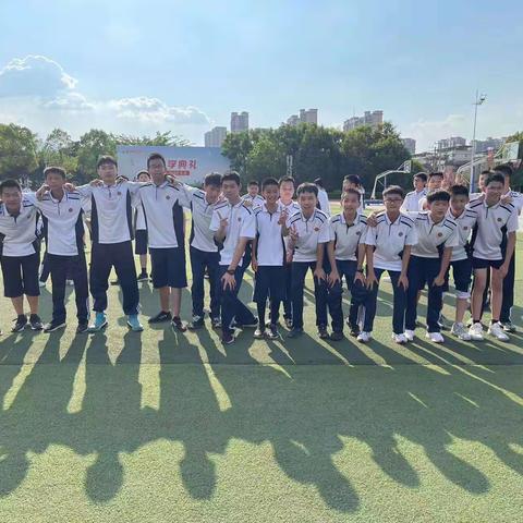 年少不止步，运动更快乐——龙岩北大附属实验学校八年级迎面接力赛