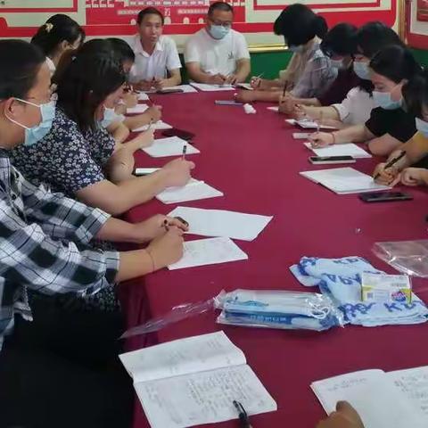 荆紫关第六中心小学：师生共学《中共河南省委教育工作领导小组关于深入学习宣传贯彻党的教育方针的通知》