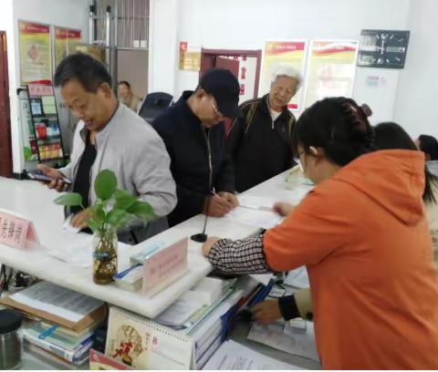 解放门街道环北路社区开展关爱退役军人以及军烈属活动