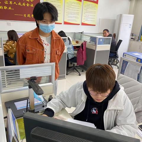 解放门街道西六路社区持续做好退役士兵服务保障