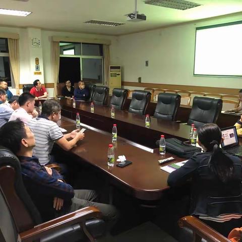 龙华区召开老旧小区微改造工作推进会议