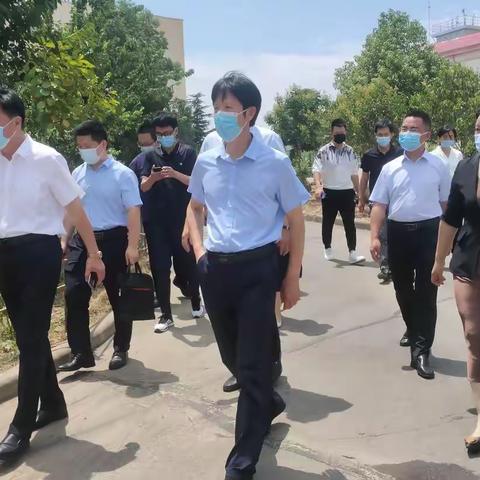 河南省民政厅调研组来石龙区中鸿养老中心进行实地调研