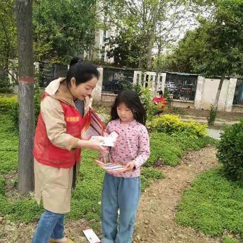 龙塔街道孟南社区开展4.15“国家安全日”宣传活动