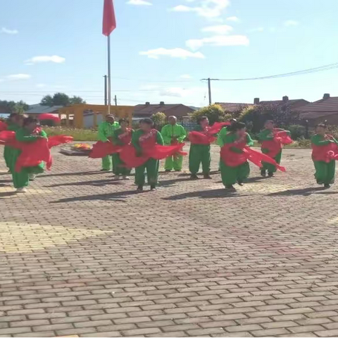 南木村开展“手拉手，心连心”群众文化活动