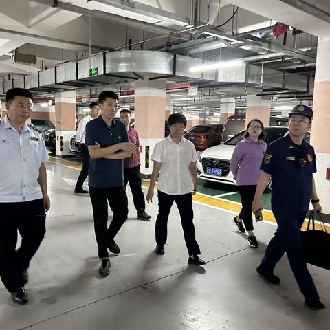 东升镇党委委员、副镇长付宇带队开展地下空间违规停放电动自行车整治工作