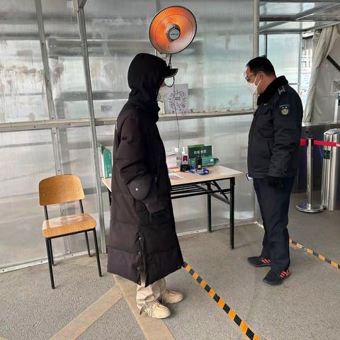 周末值守查隐患，防疫安全两手抓