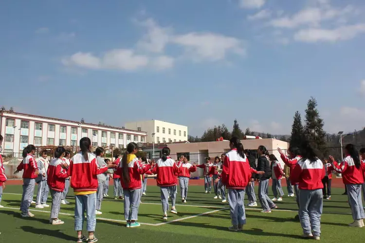 威宁自治县龙场第二中学社团活动剪影