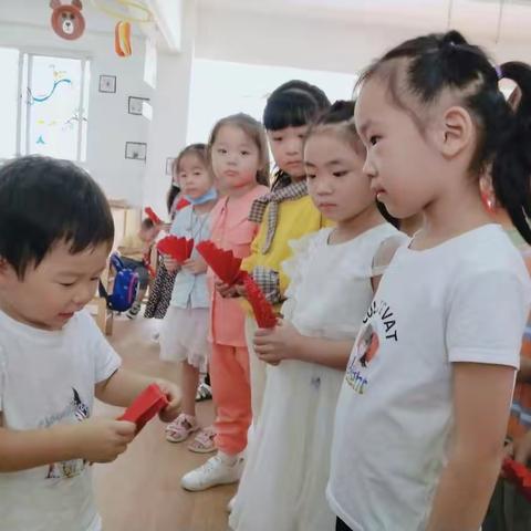 蒙城县第一幼儿园阳光园区开展《以大带小 快乐同行》