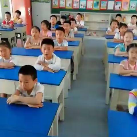 安阳市安阳桥小学 “唱出来 动起来 玩起来 说起来”校园系列活动之 “班班有歌声”