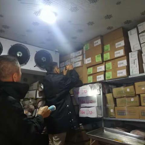 陵水县市场监督管理局在“不忘初心、牢记使命”主题教育中开展冷冻库食品安全专项整治工作