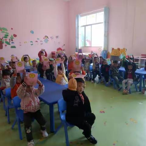 宝宝乐幼儿园全体幼儿祝全天下爷爷奶奶，外公外婆重阳节快乐！