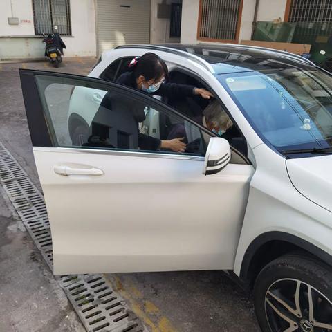 践行客户至上服务理念-持续打造有温度的金融服务重要窗口