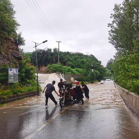 闻汛而动战风雨  向险而行显担当 ——章丘区应急局全力应对灾情