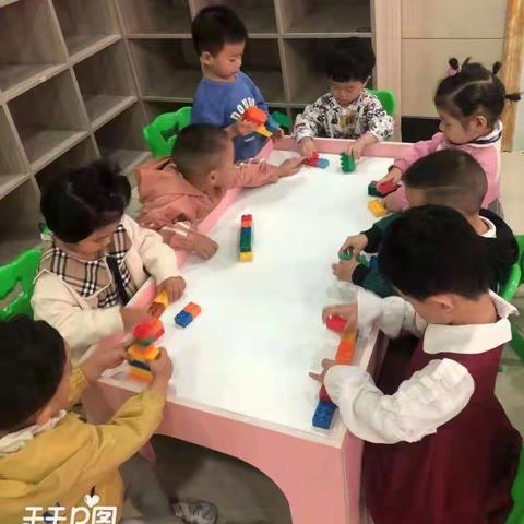 玩转乐高 启迪智慧——童乐幼儿园小一班乐高活动总结