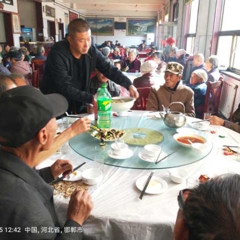 爱在金秋重阳节，传递党恩暖民心