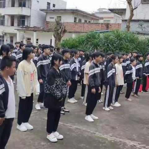 展望新学期 奋战新征程——海口市琼山区谭文中学国旗下讲话