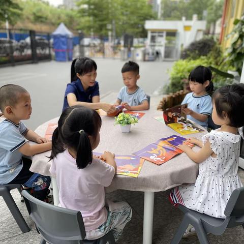 艺鸣湖岸K1C班小可爱的英文晨读“Magic shapes” 🌸