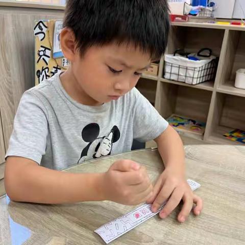 艺鸣湖岸幼儿园——K1C 班Happy English Activities