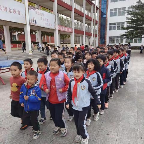 昌乐县鄌郚镇小学二年级一班纪实