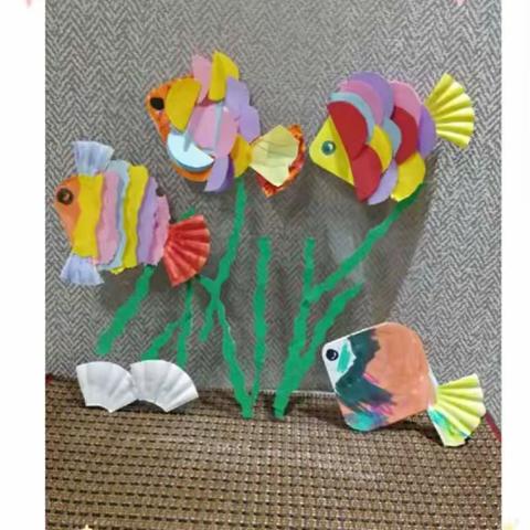 可爱的宝贝们，静候春暖花开，让老师带着你们一起回忆“宅”家一周的我们！