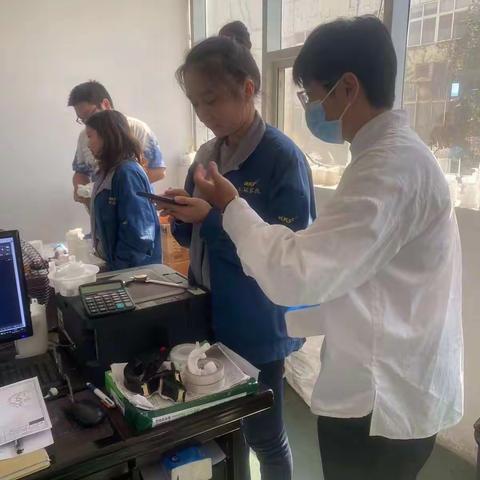 玉环坎门支行组织“月发月活，添`薪`动力”进企业大型活动