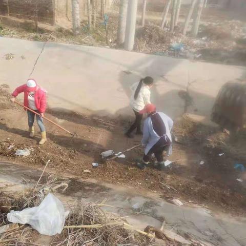 李家疃开展河湖环境整治百日攻坚行动