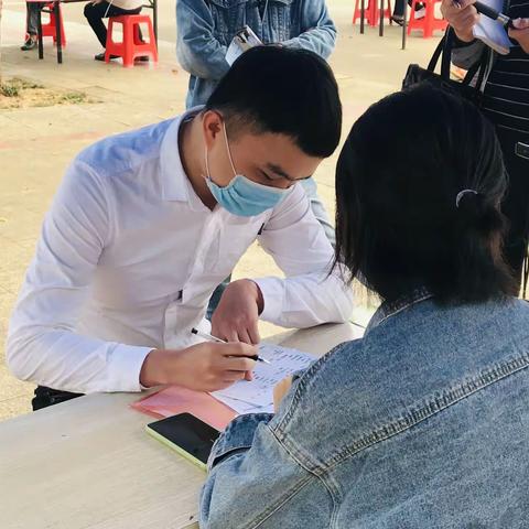 海口琼山区举行复工复产农村富余劳动力岗位对接活动 105人达成就业意向