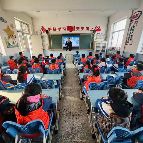 普法进校园，护航青少年 ——菏泽市第一实验小学长江路校区三（1）中队举行法律知识专题讲座