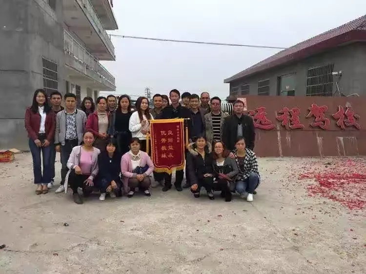 包含新疆石油管理局职工总医院代办挂号跑腿，诚信换来金招牌服务赢得天下客的词条