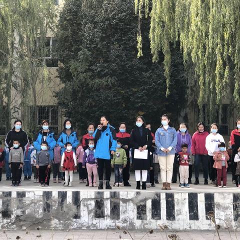 “大手拉小手，爱心助成长”——库尔勒市第十五中学扶贫日活动