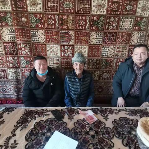 “嘘寒问暖送关怀，走访慰问送真情”——库尔勒市第十五中学党支部和工会慰问困难党员