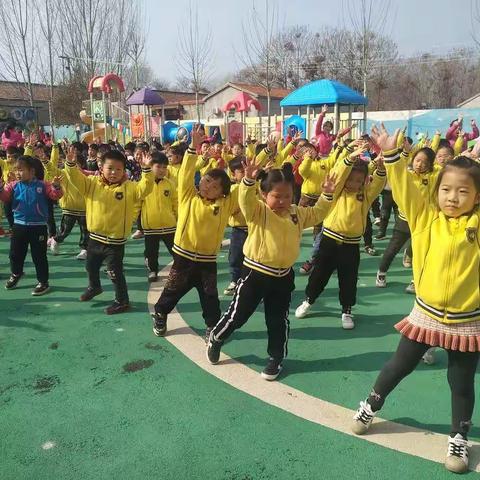 绿光幼儿园开学典礼——庆祝宝贝们顺利归园！