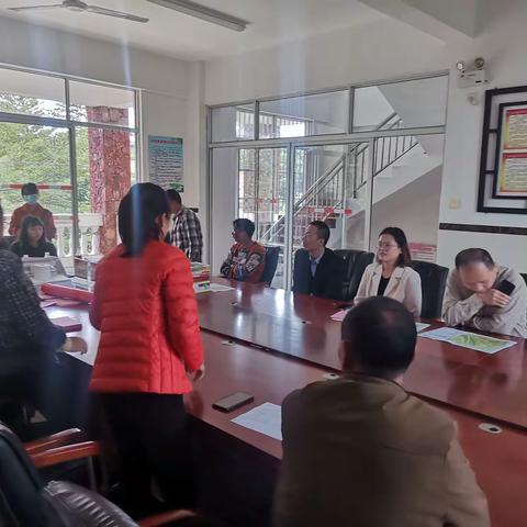 石山镇督导小组到道育村检查国家反诈APP安装工作落实情况