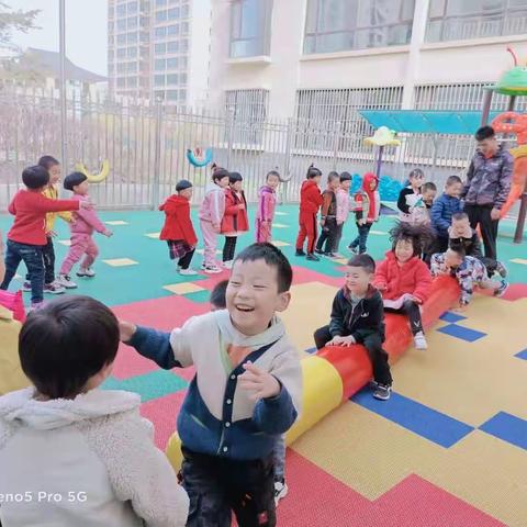 “快乐体智能、健康好体魄”书香贝贝幼儿园体智能课程